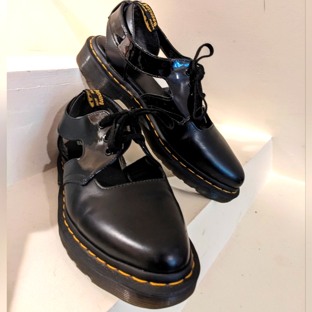 Dr. Martens Genna black lyst